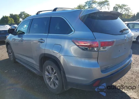 2015 Toyota Highlander Xle V6 z USA, uszkodzony, nr VIN 5TDJKRFH0FS090370